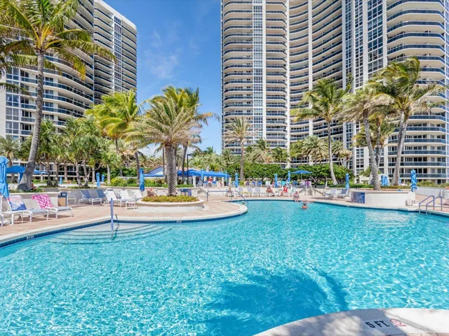 06-3100 N Ocean Blvd apt 1210_006