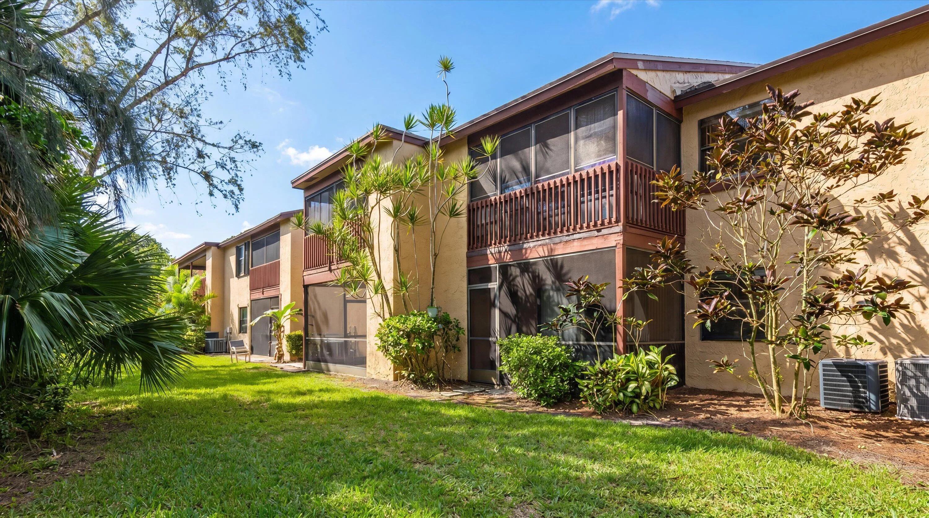 16-1303 Lakeview Dr E 16