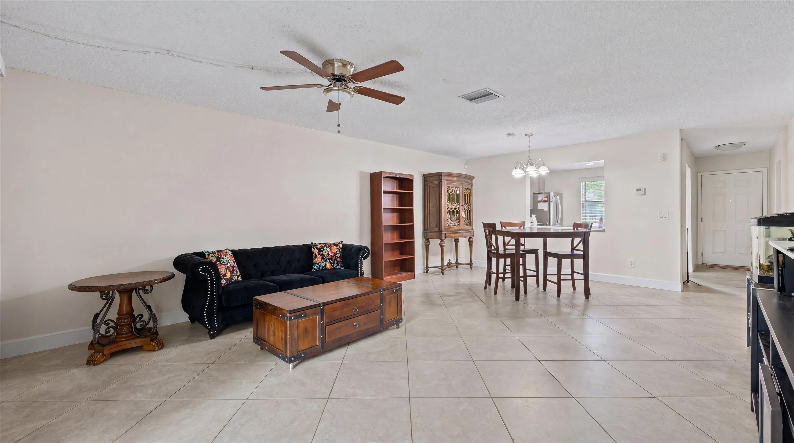 05-1303 Lakeview Dr E 5
