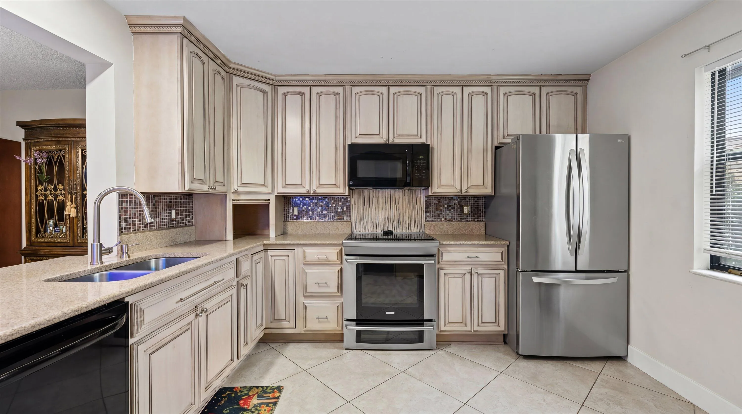 06-1303 Lakeview Dr E 6