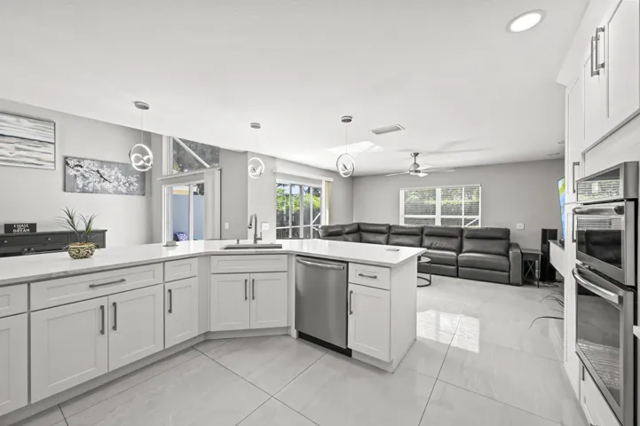 5066 Northern Lights Dr Greenacres, FL13