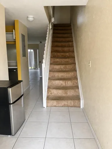 02-stairway-mls