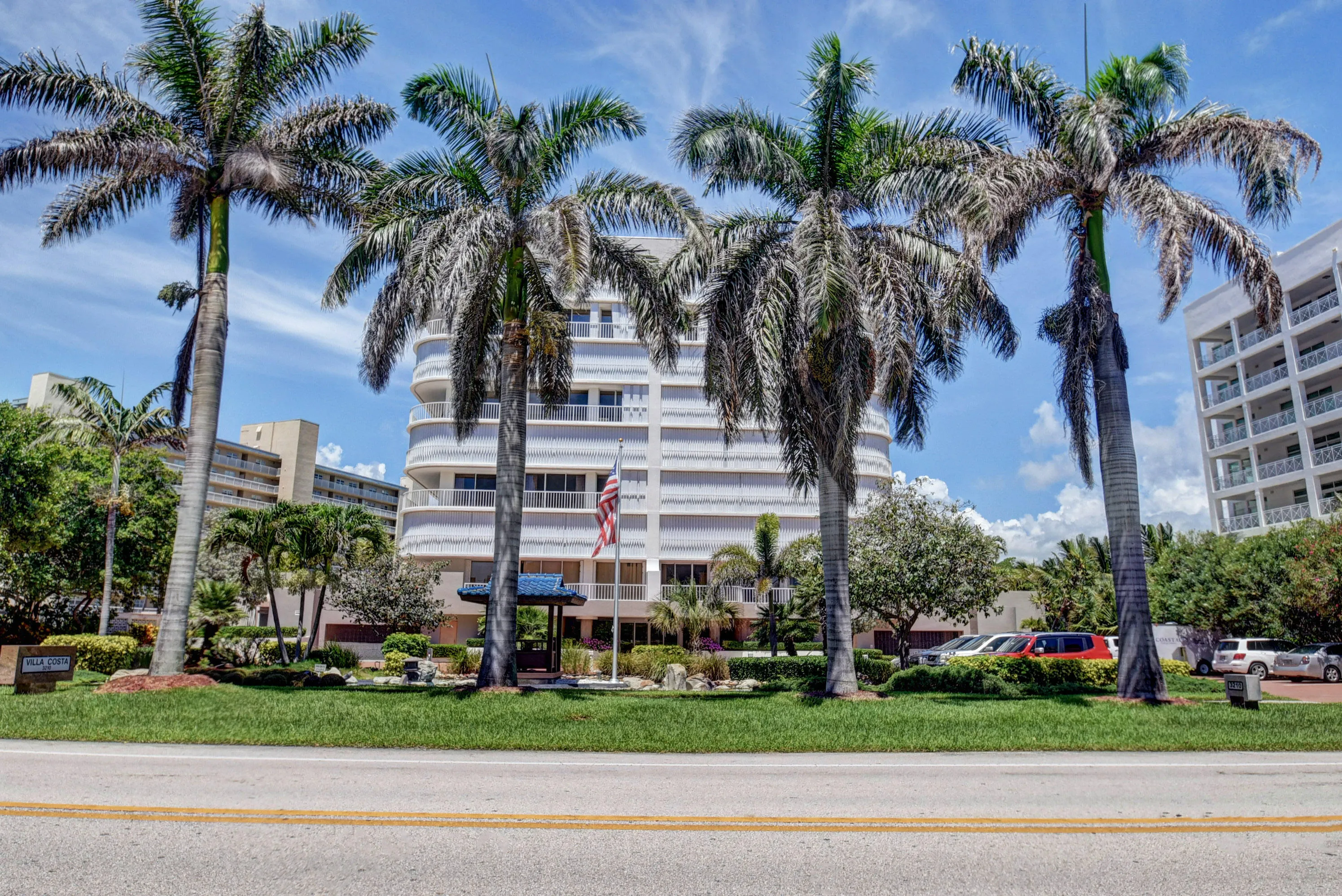 Villa costa front