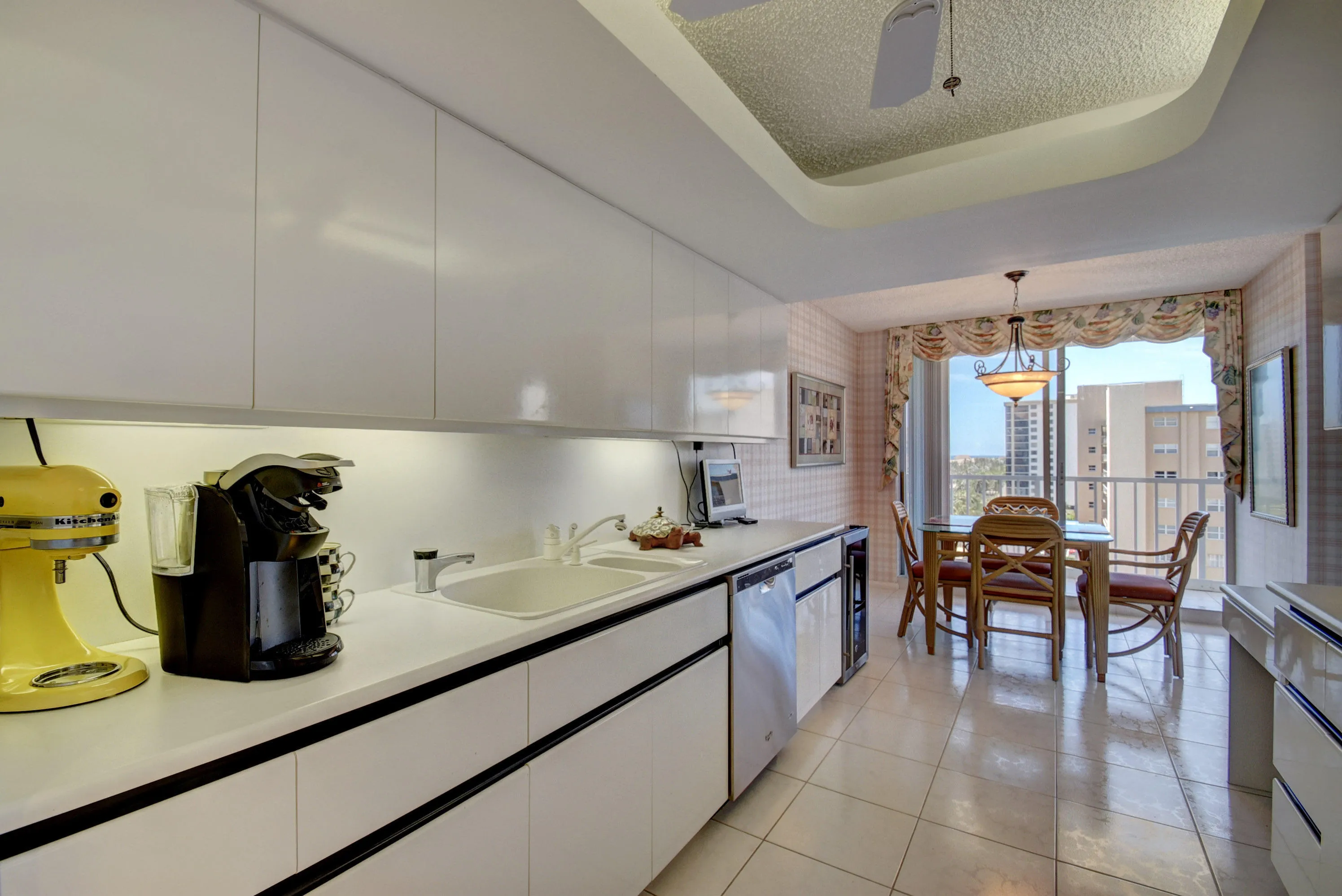 villa costa kitchen