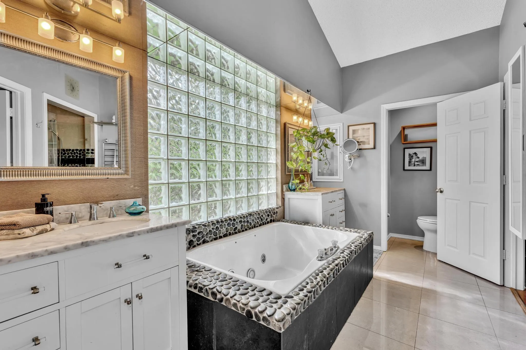 Property photo 78