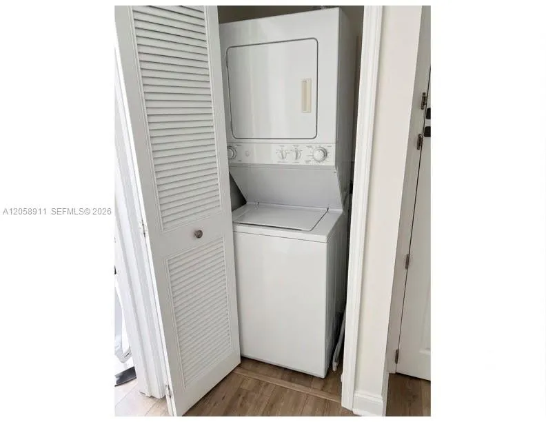 Stacked water & dryer combo