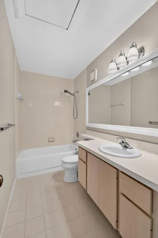 Guest Bathroom - Alternate View
