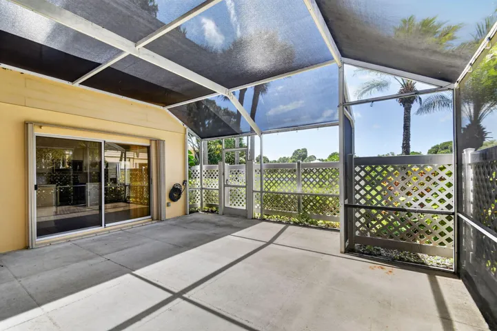 Covered Patio & Screened Lanai