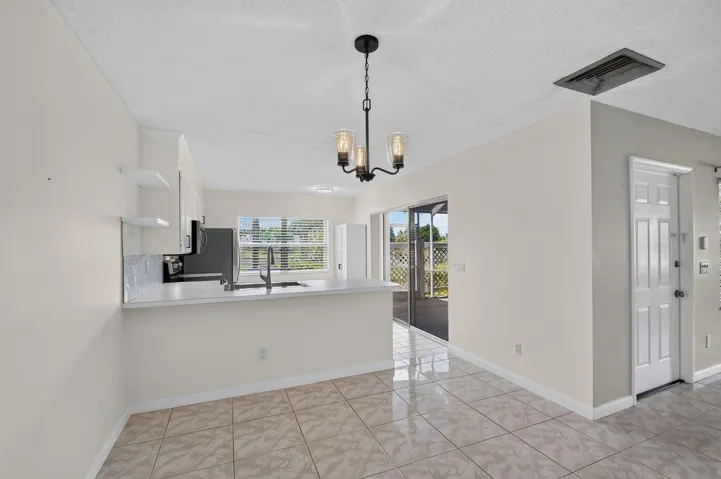 Dining Area & Kitchen