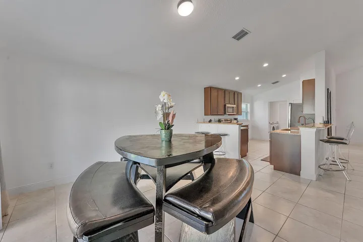 12-web-or-mls-9728 - 012