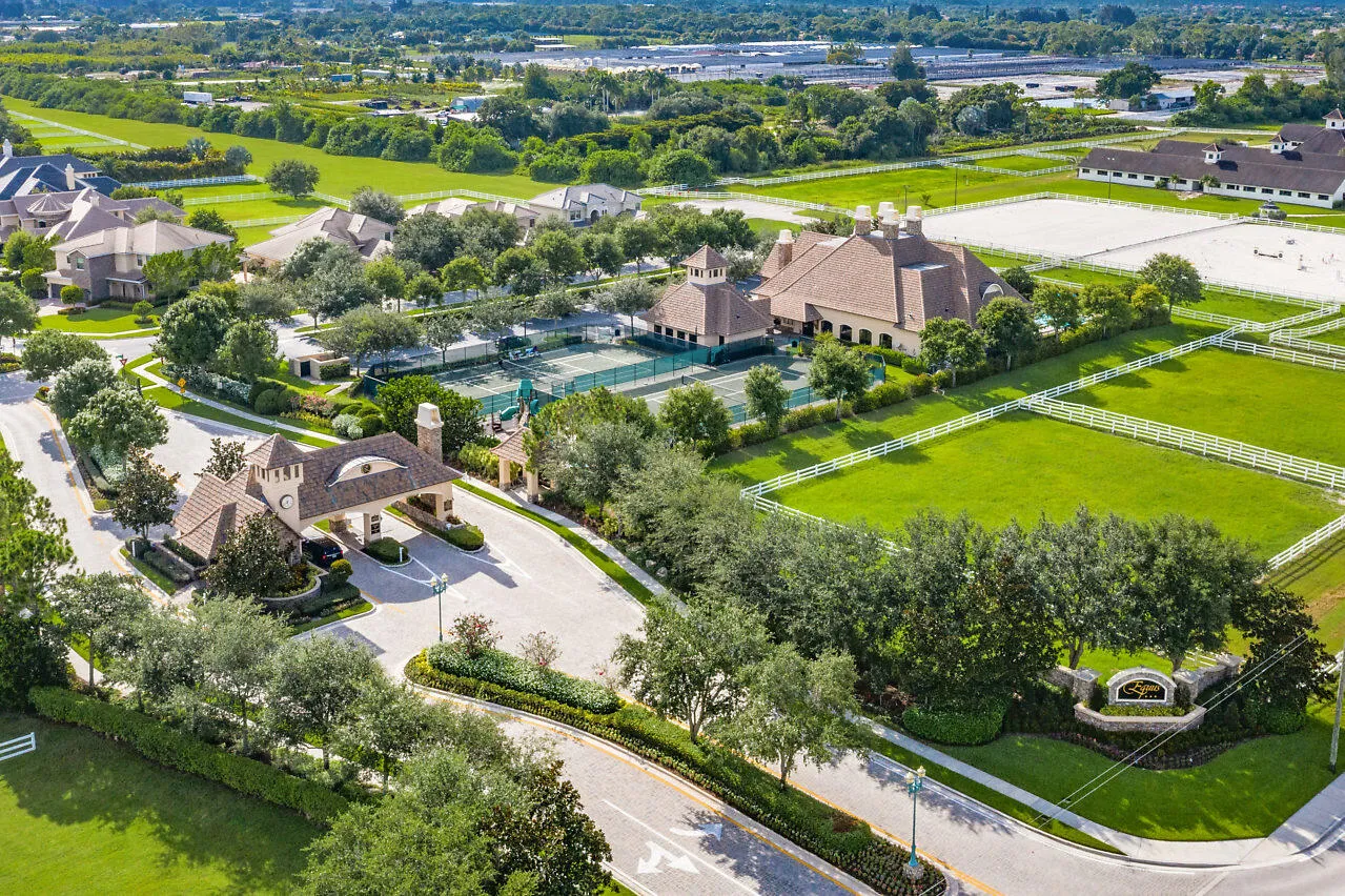 Equus Clubhouse (14)