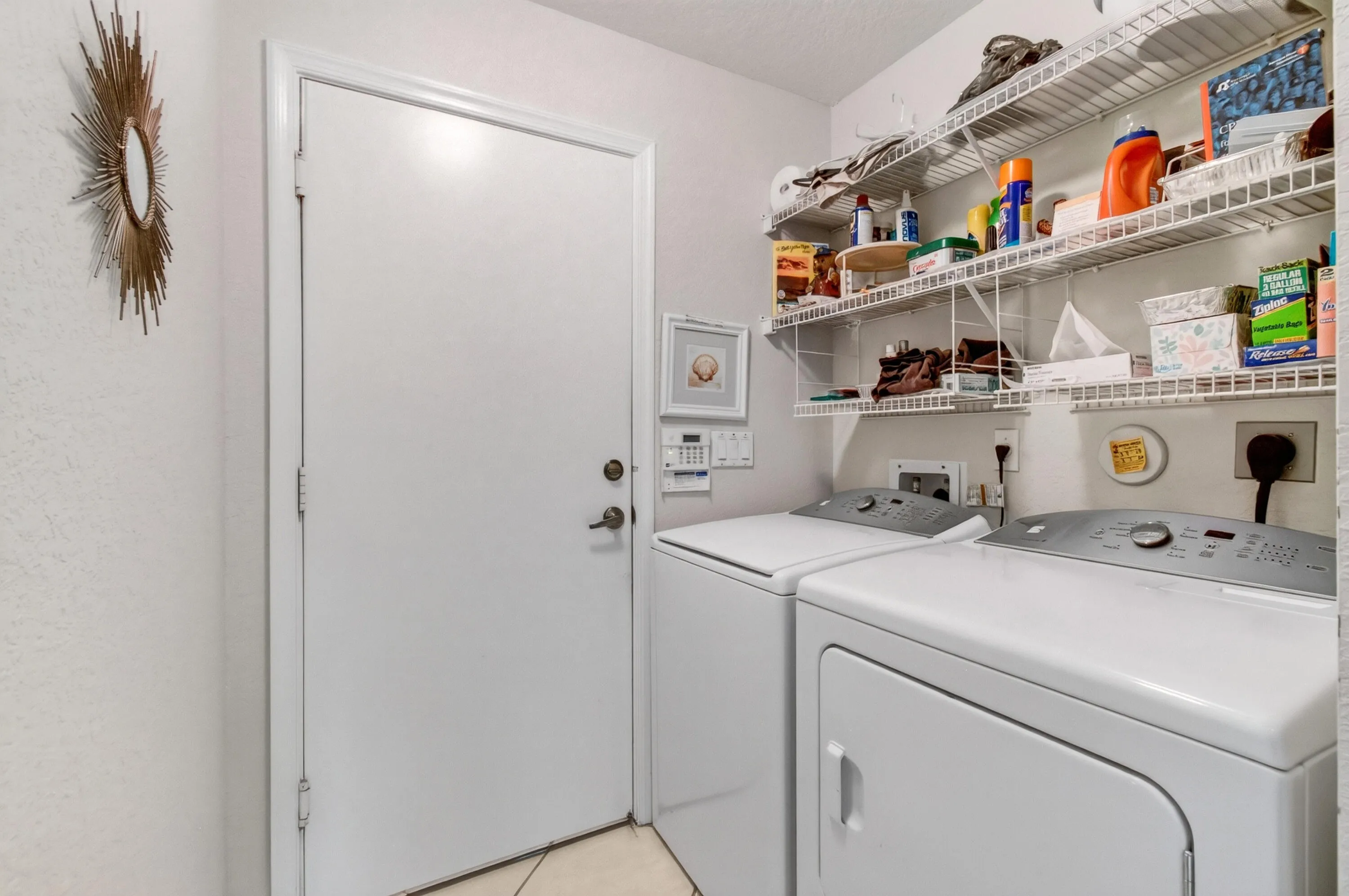 Washer/Dryer Inside