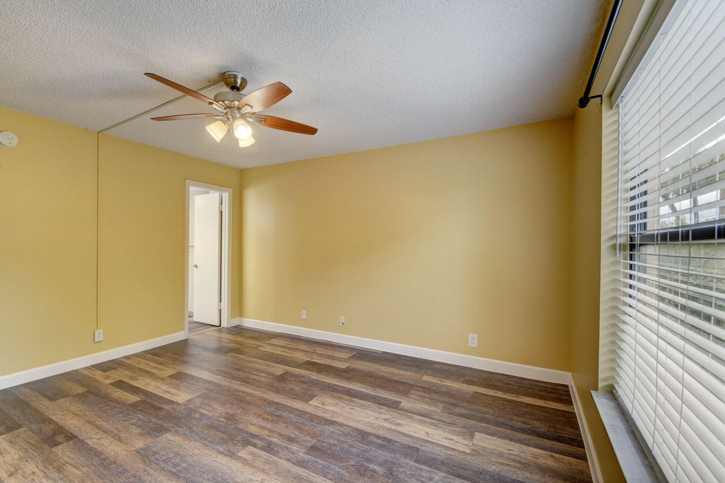 22_apartment (22)