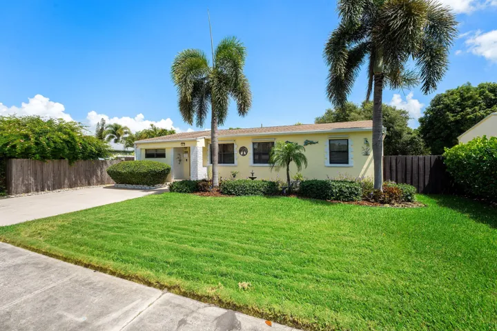 003-141DatePalmDrive-LakePark-FL-33403-S