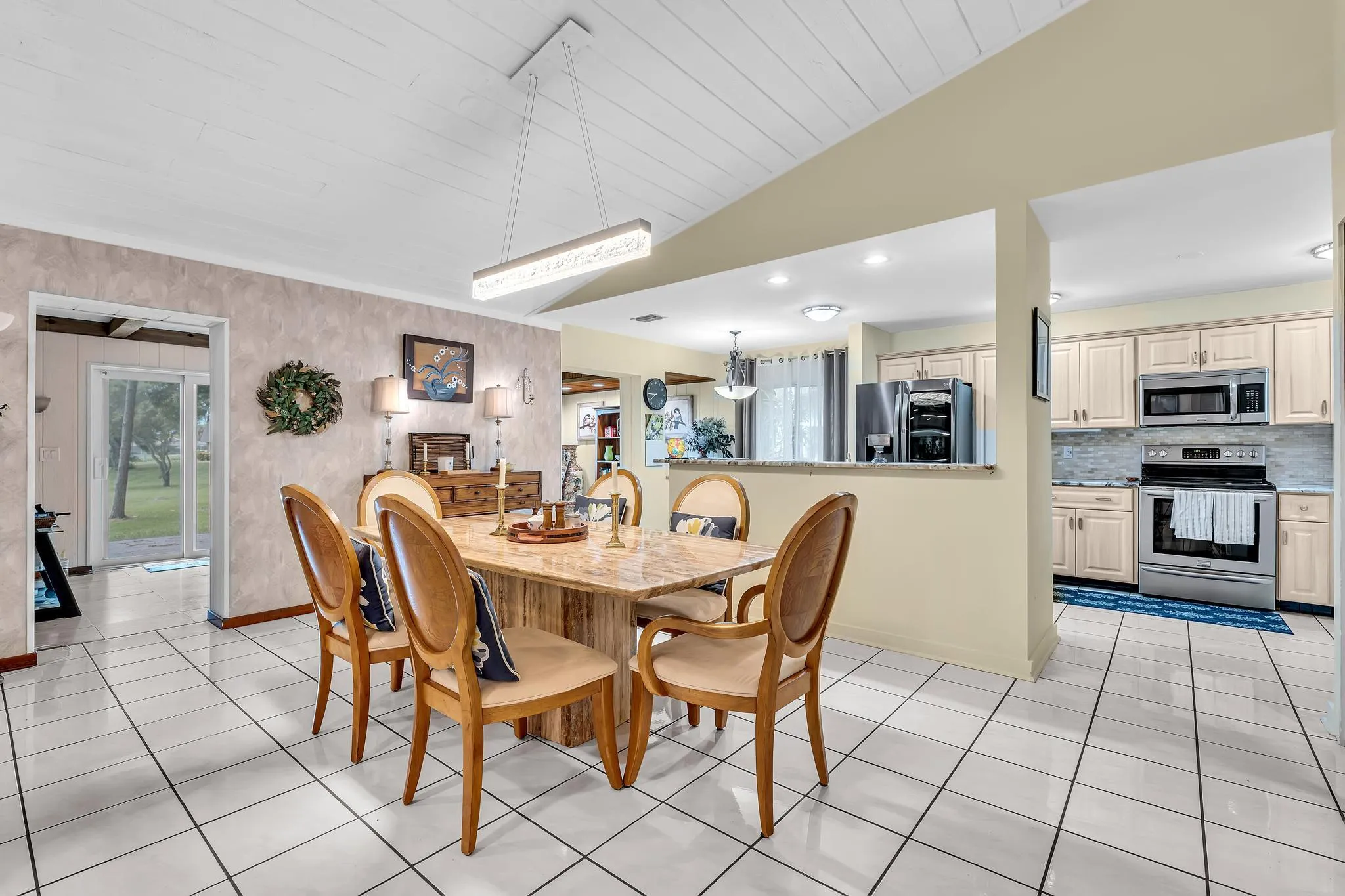 Dining/Kitchen