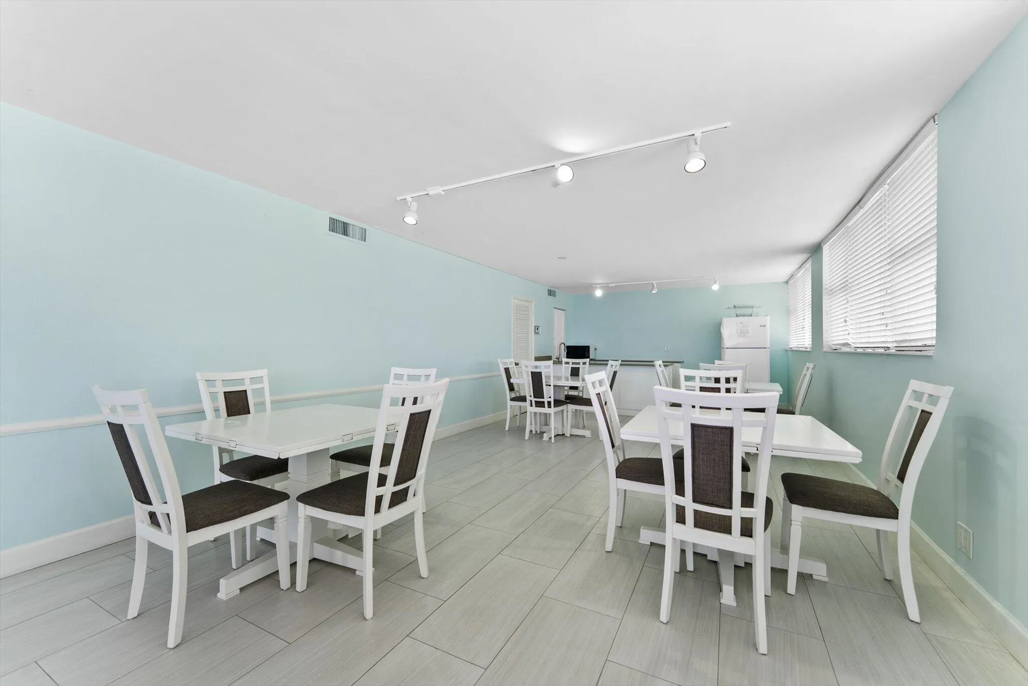 SOCIAL ROOM