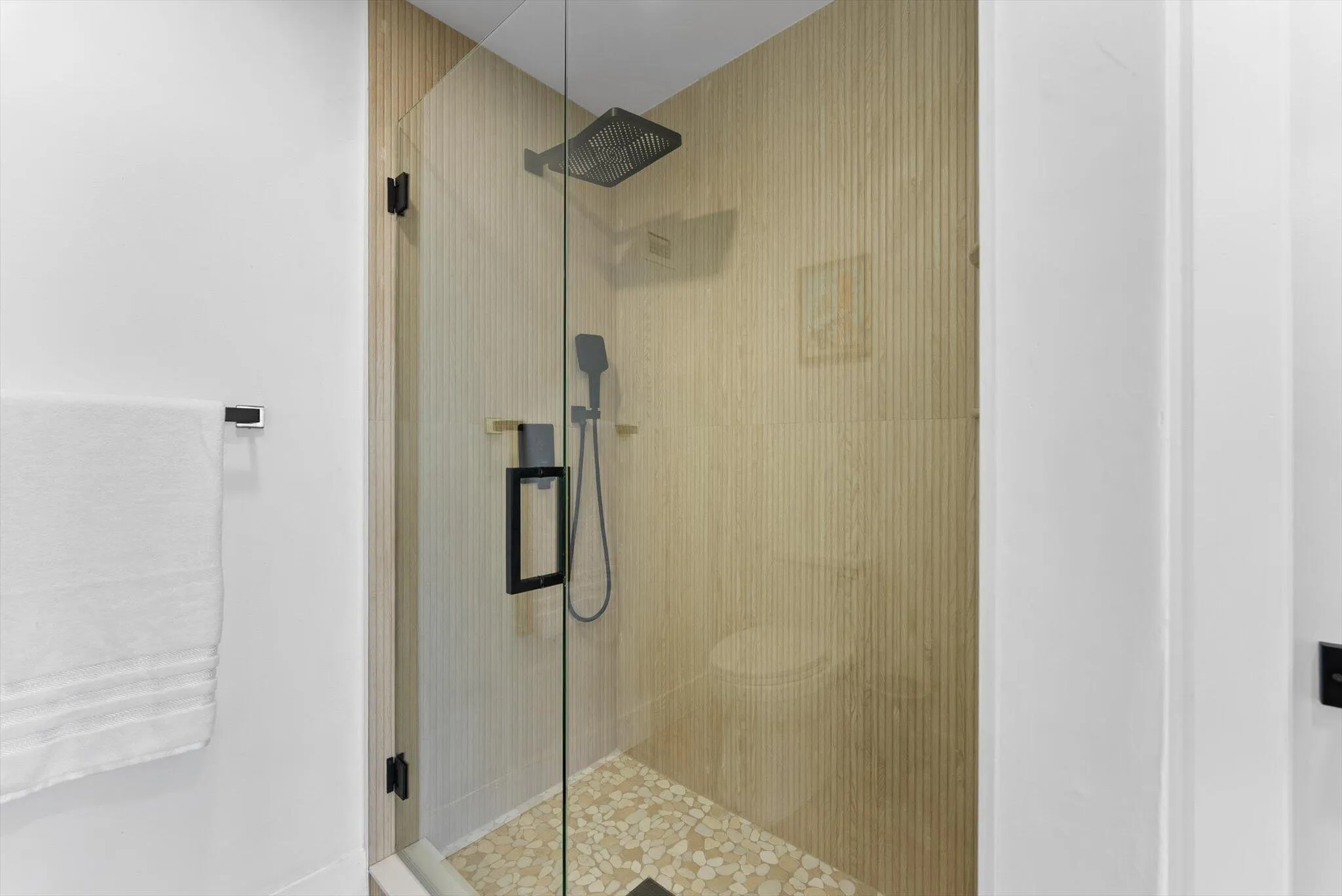 BATHROOM 2