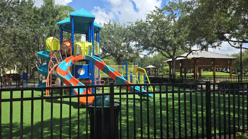 Veteran's Park Playground