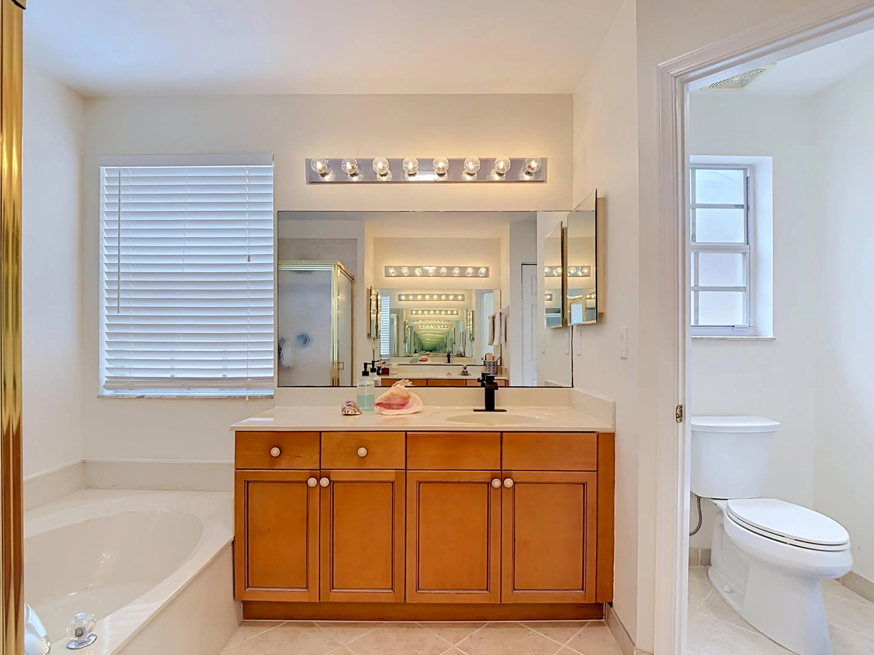 1154 Oakwater Drive-64