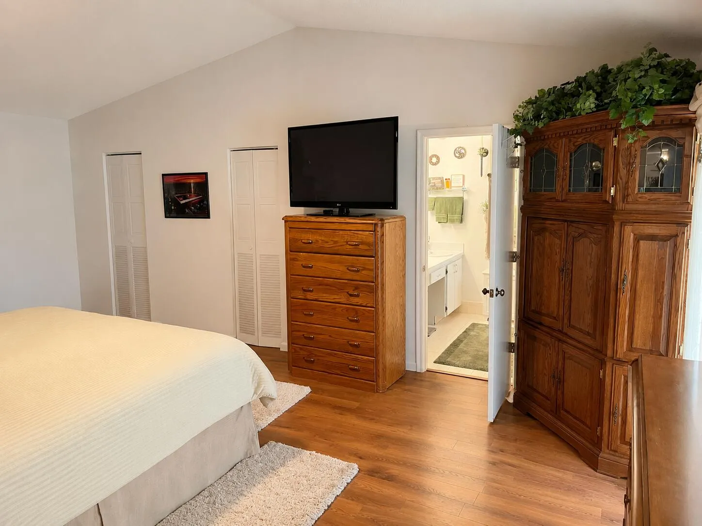 MATER BEDROOM
