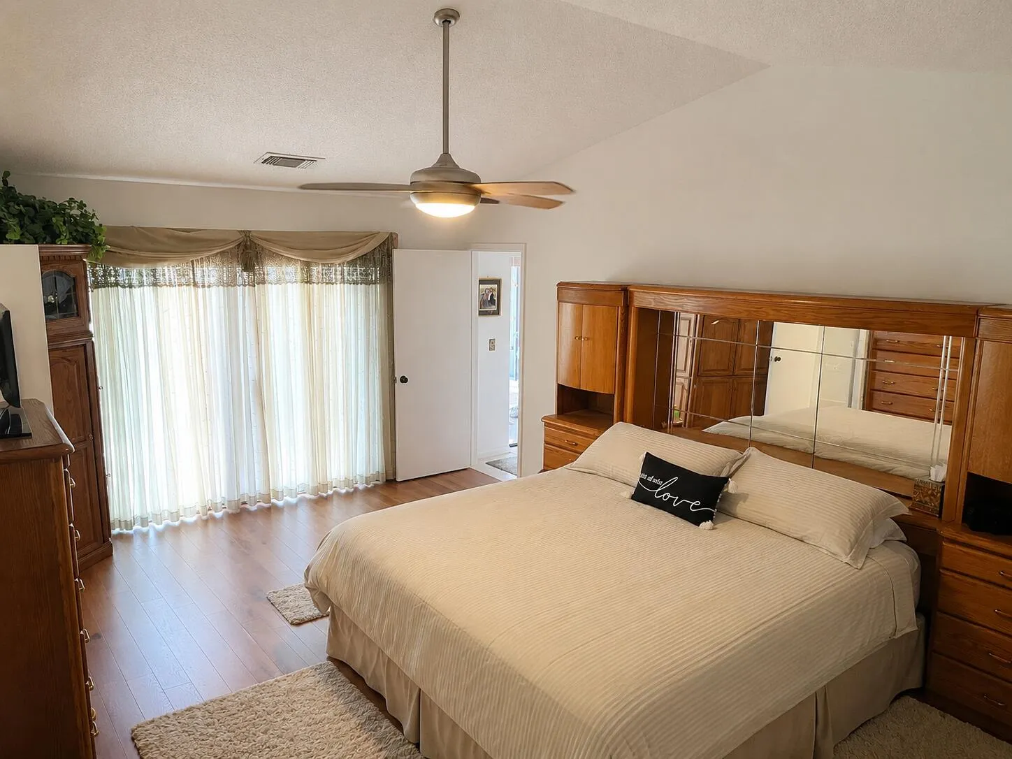 MASTER BEDROOM