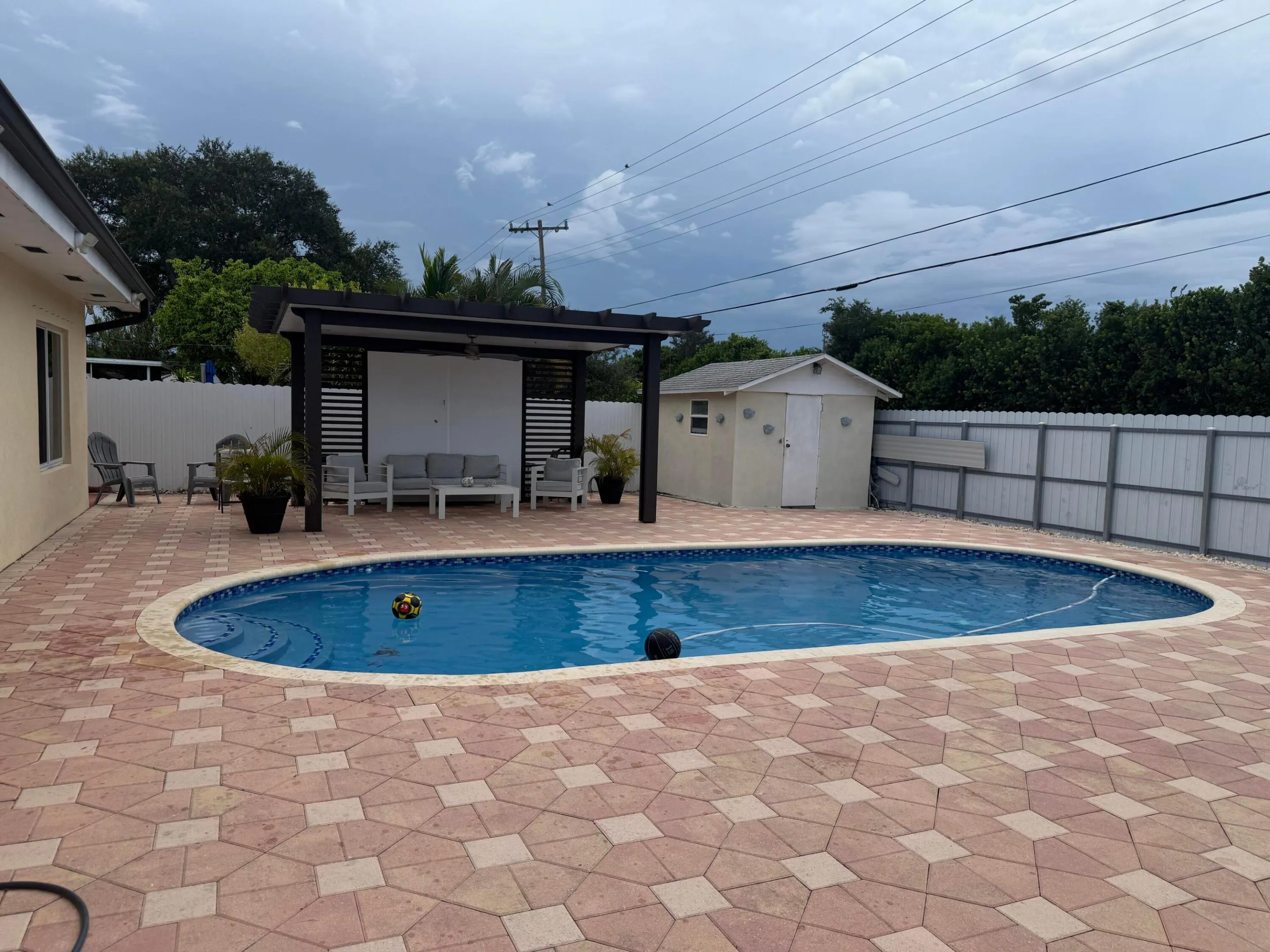 Pool/Backyard