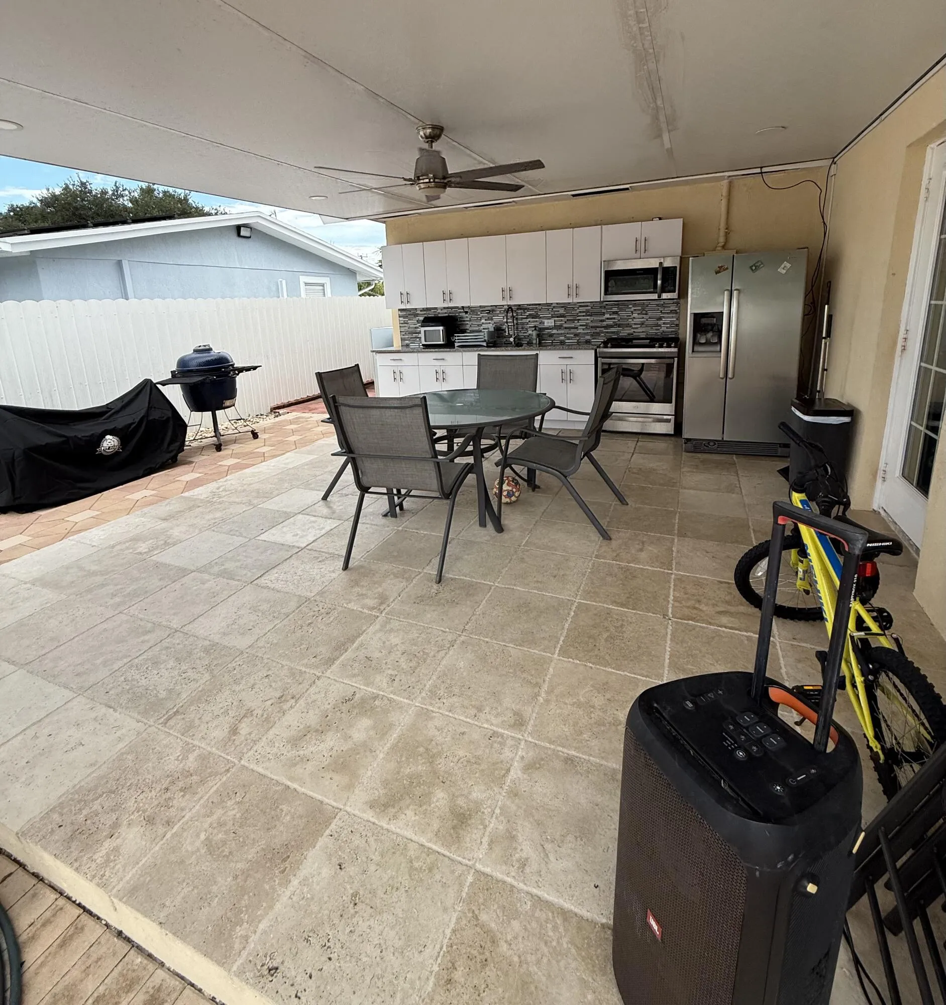 Outdoor Kitchen