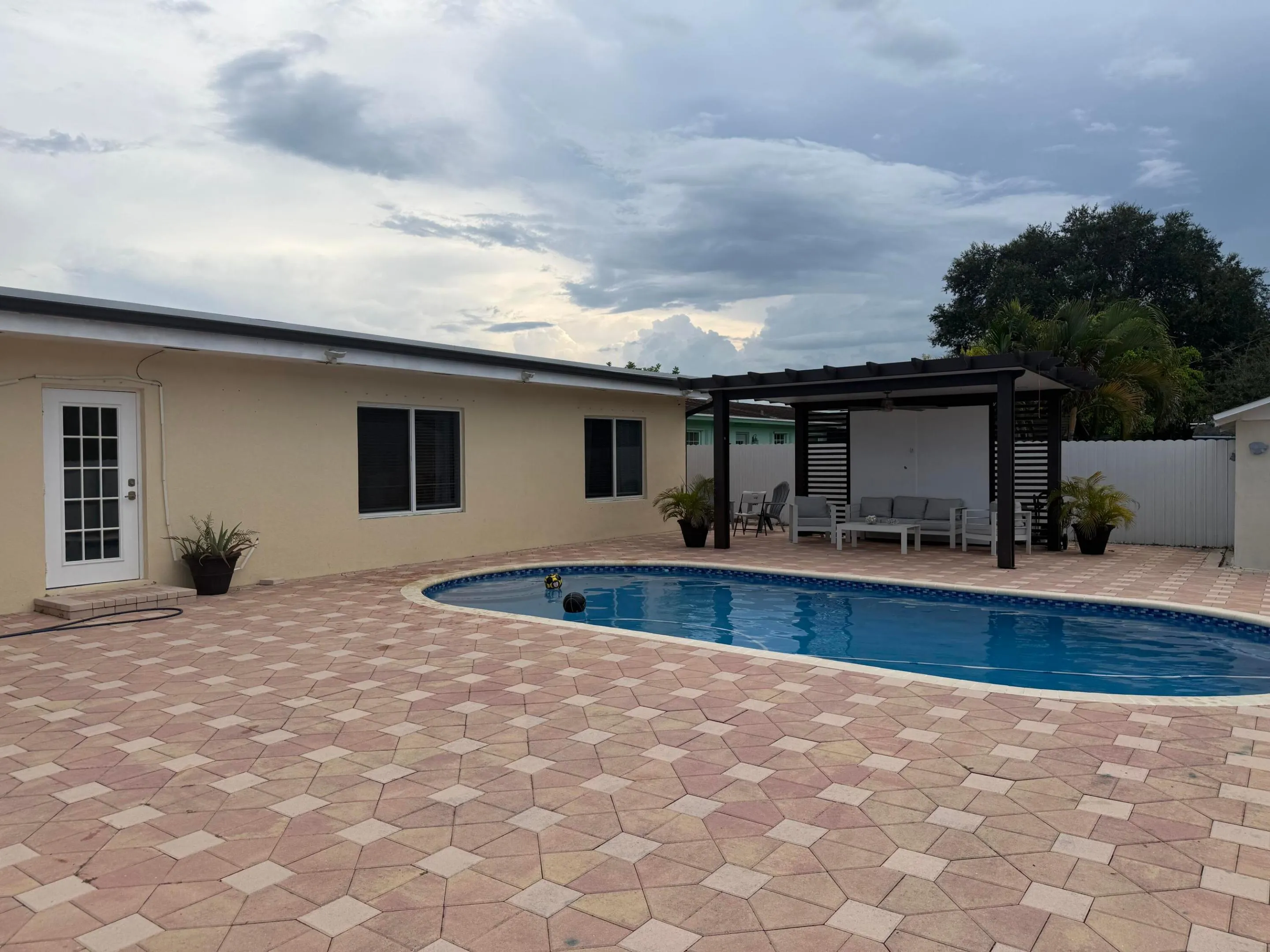 Pool/Backyard