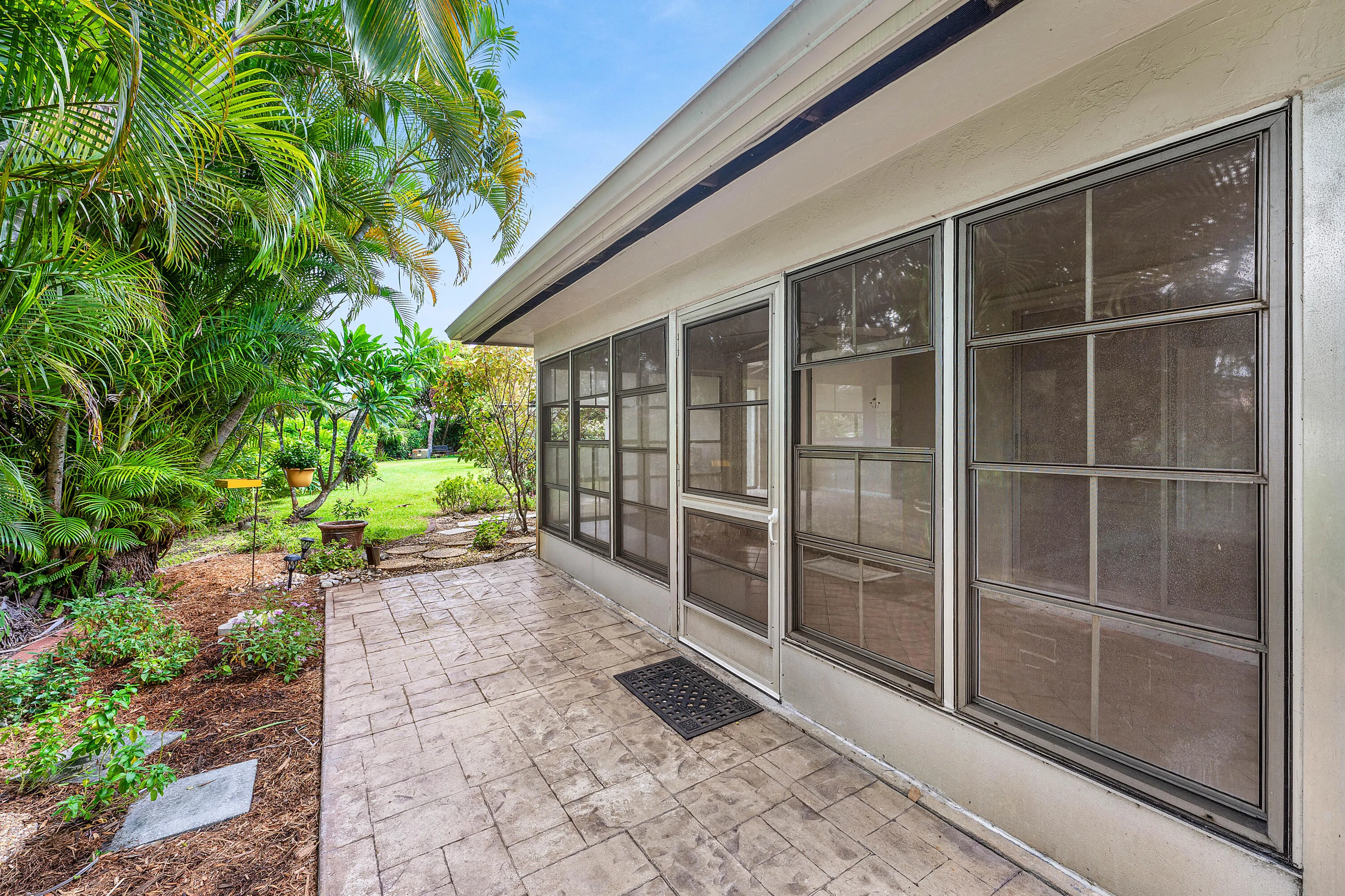 028-1752RiverwoodLane-CoralSprings-FL-33