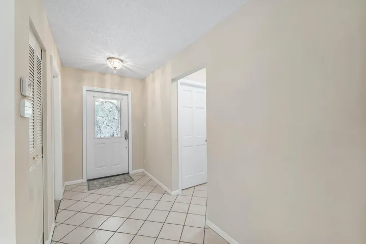 005-1752RiverwoodLane-CoralSprings-FL-33