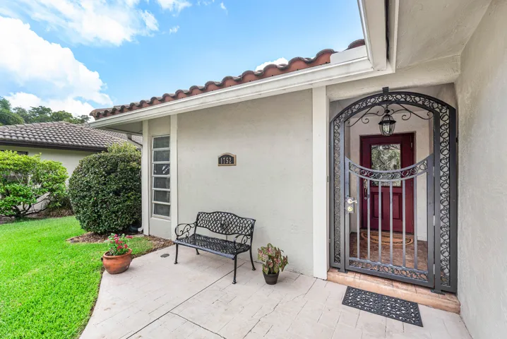 004-1752RiverwoodLane-CoralSprings-FL-33