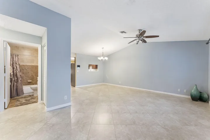 living room/dining room