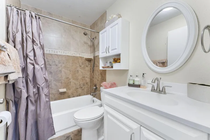 2nd bathroom