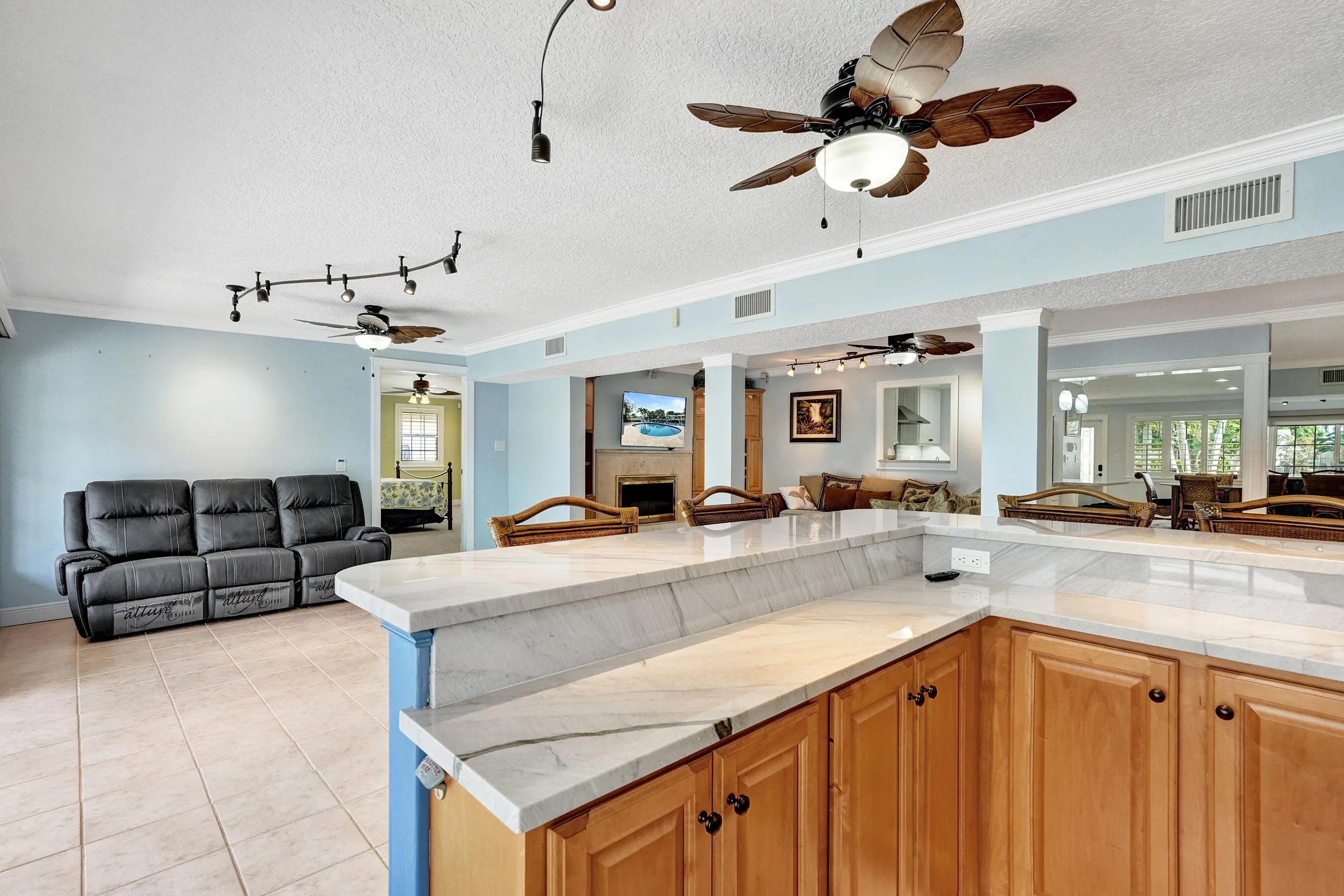 Wet bar with quartzite countertops