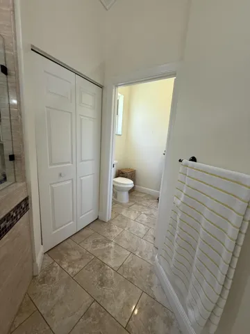 MASTERBATHROOM 2