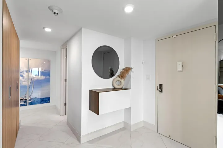 Entrance & Hallway