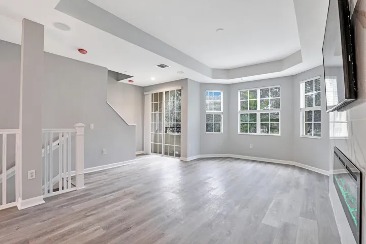 LIVING ROOM 7