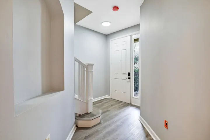 FRONT DOOR 3