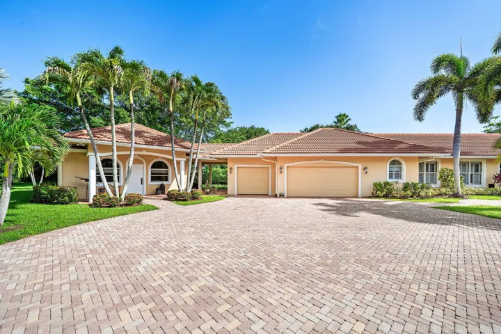 3 CAR GARAGE PLUS GUEST HOUSE