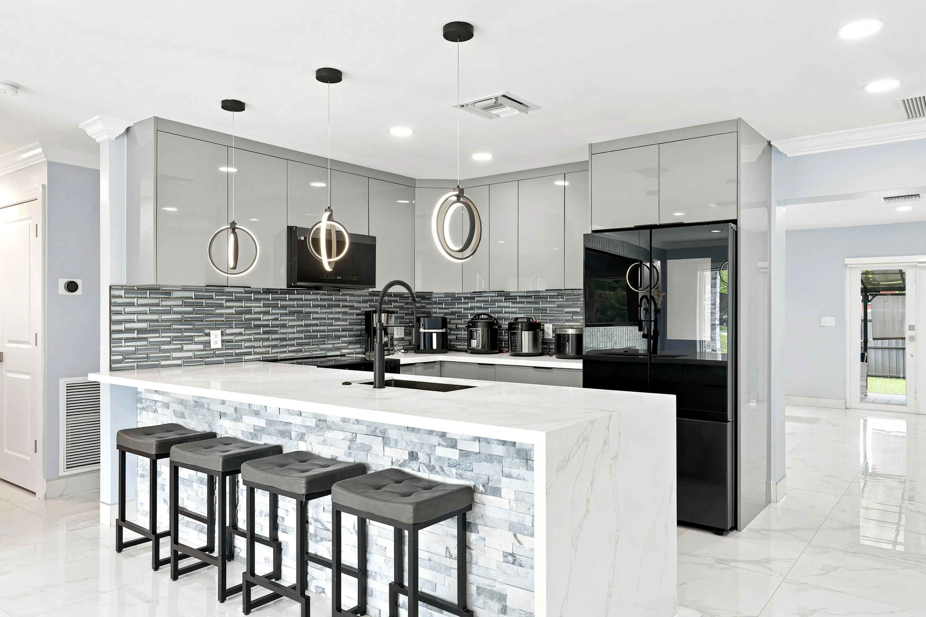 2331_SW_50th_Terrace_Fort_Lauderdale_FL_