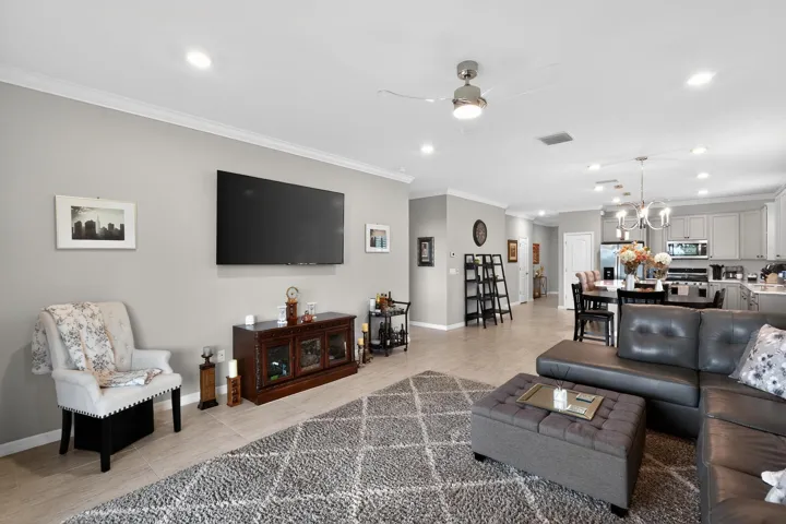 11_10430_SW_Captiva_Dr-Living_room-2743