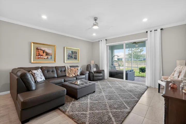 15_10430_SW_Captiva_Dr-Living_room-2725
