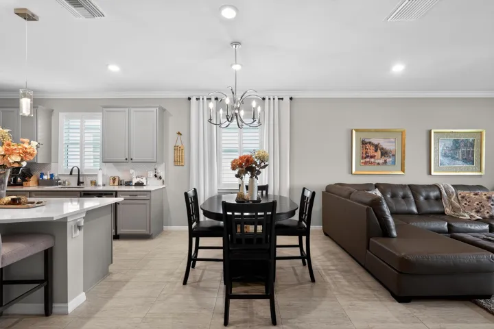 21_10430_SW_Captiva_Dr-Dining_room-2740