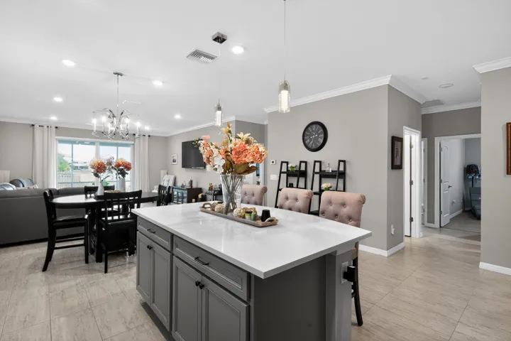 17_10430_SW_Captiva_Dr-Kitchen-2738