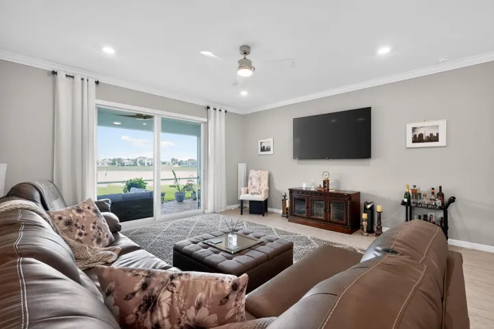 14_10430_SW_Captiva_Dr-Living_room-2726