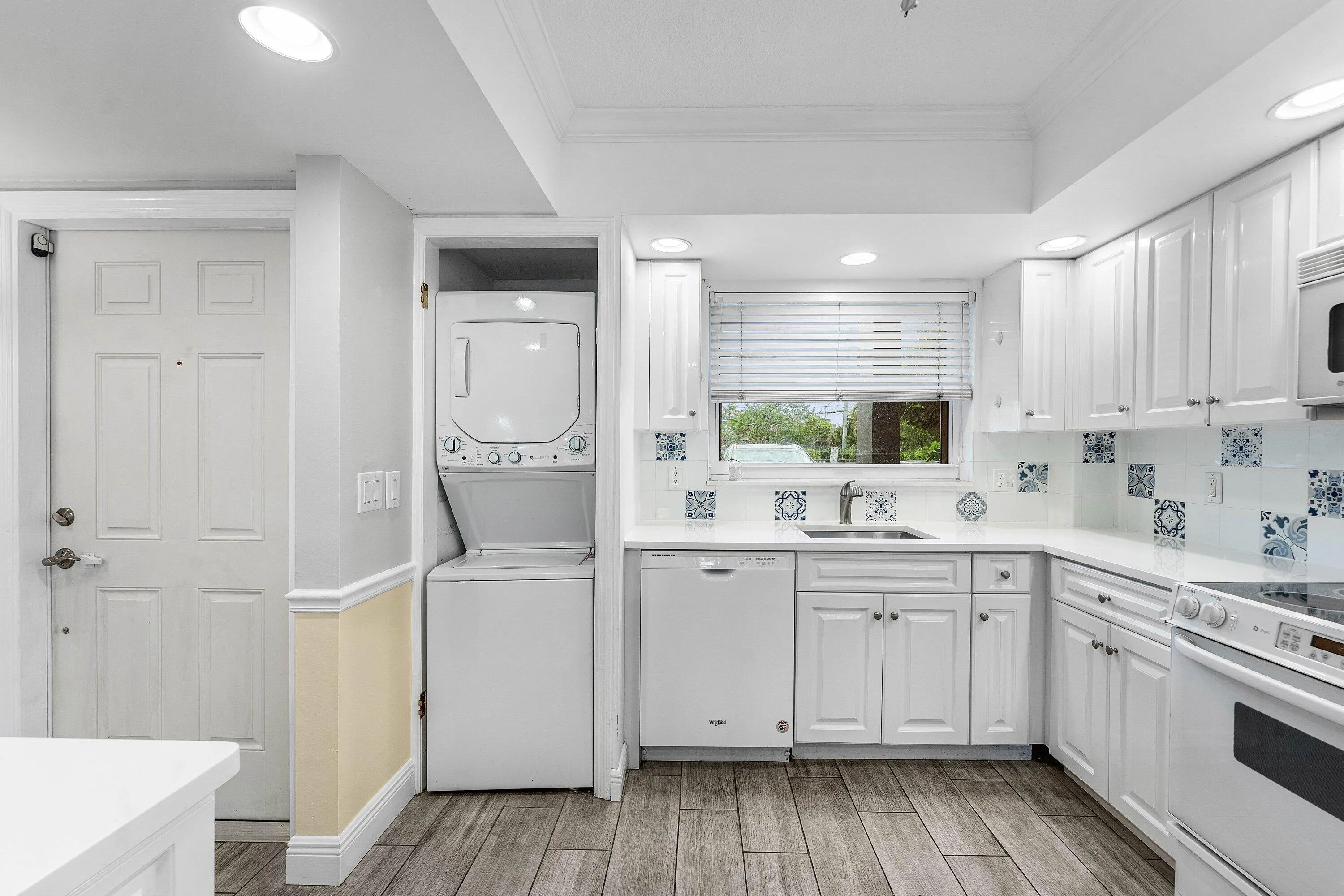029-3031Northeast51stStreet-106W-FortLau