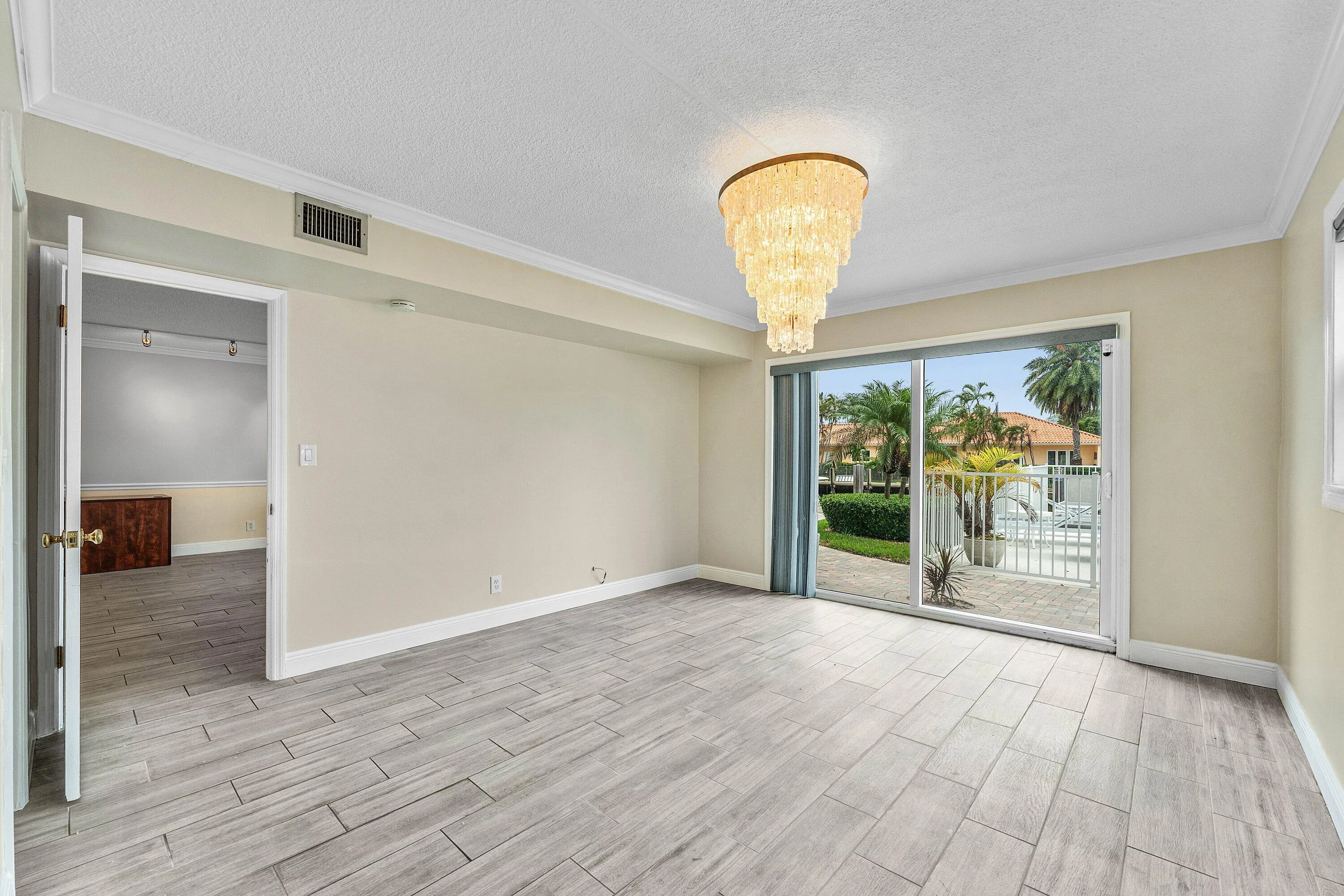 041-3031Northeast51stStreet-106W-FortLau