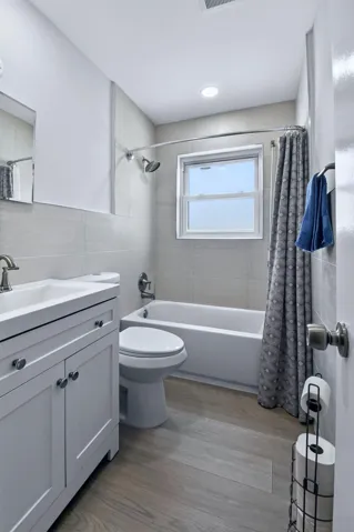 Remodeled 2nd Bathroom