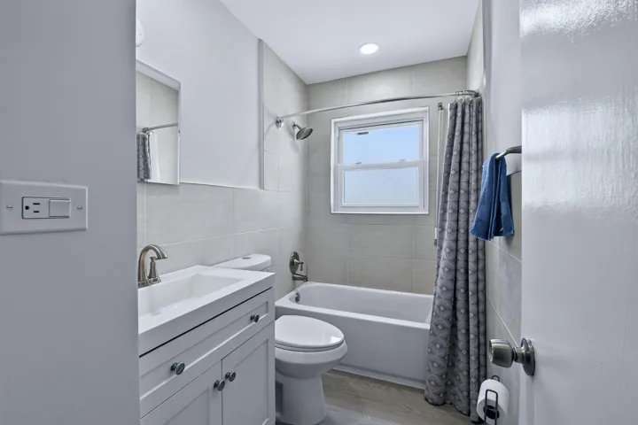Remodeled 2nd Bathroom