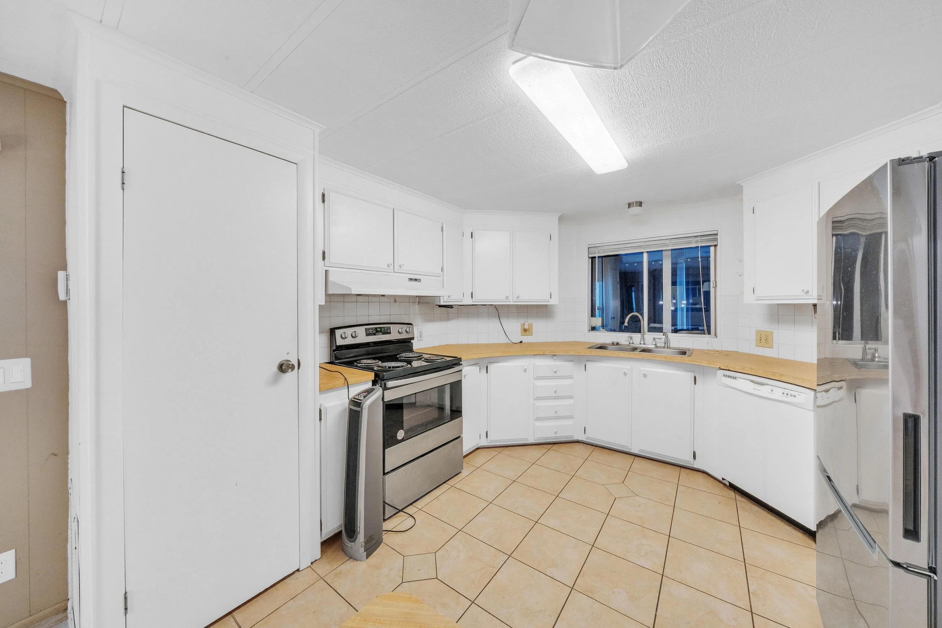 Property photo 35